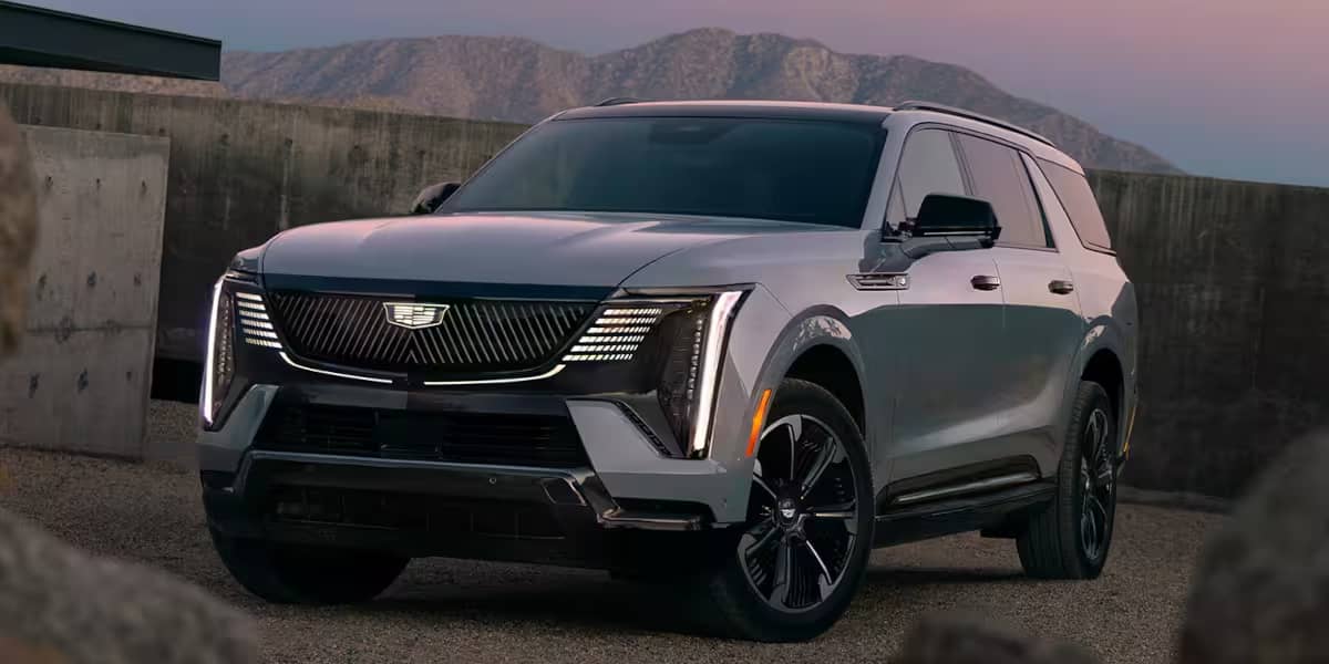 Cadillac Escalade IQL Frontansicht seitlich