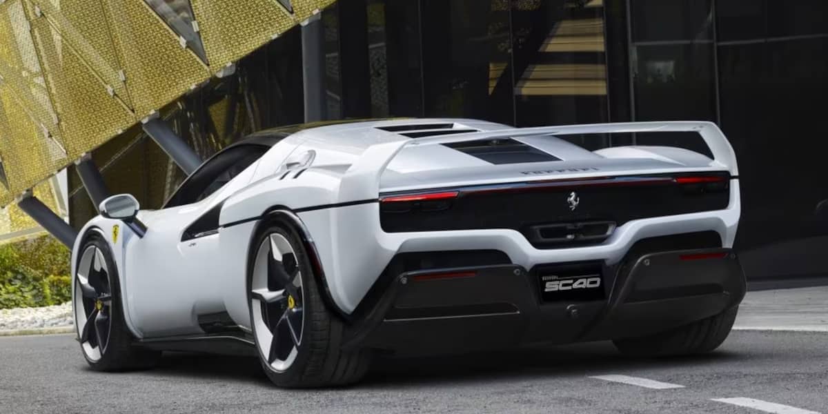 Ferrari SC40 Heck