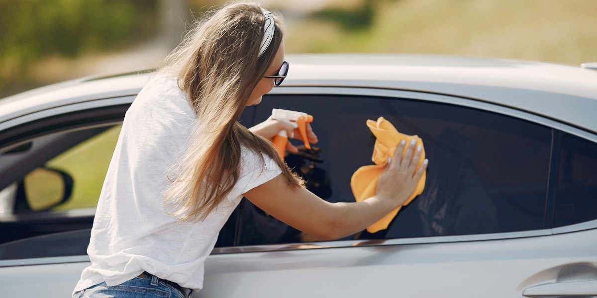 Beschlagene Autoscheiben: So behältst du den Durchblick, Was hilft, wenn  die Autoscheiben von innen beschlagen? Wir zeigen dir, mit welchen Tricks  du die lästige Feuchtigkeit im Auto loswirst ➡️