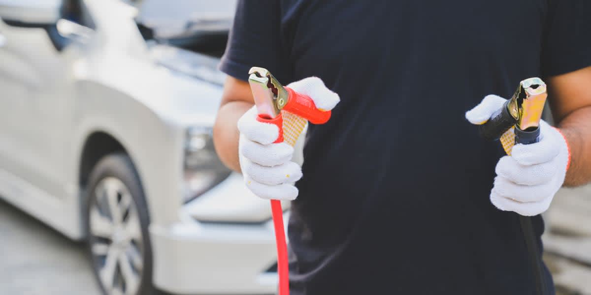 Starthilfe bei leerer Autobatterie - physikalischer Hintergrund