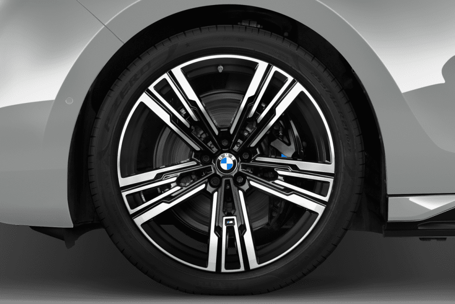 BMW i7 undefined
