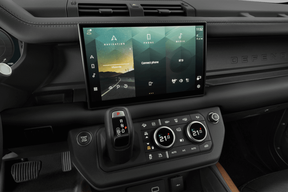 Land Rover Defender Plug-In-Hybrid undefined