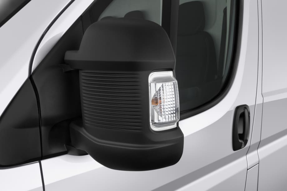 Peugeot e-Boxer undefined