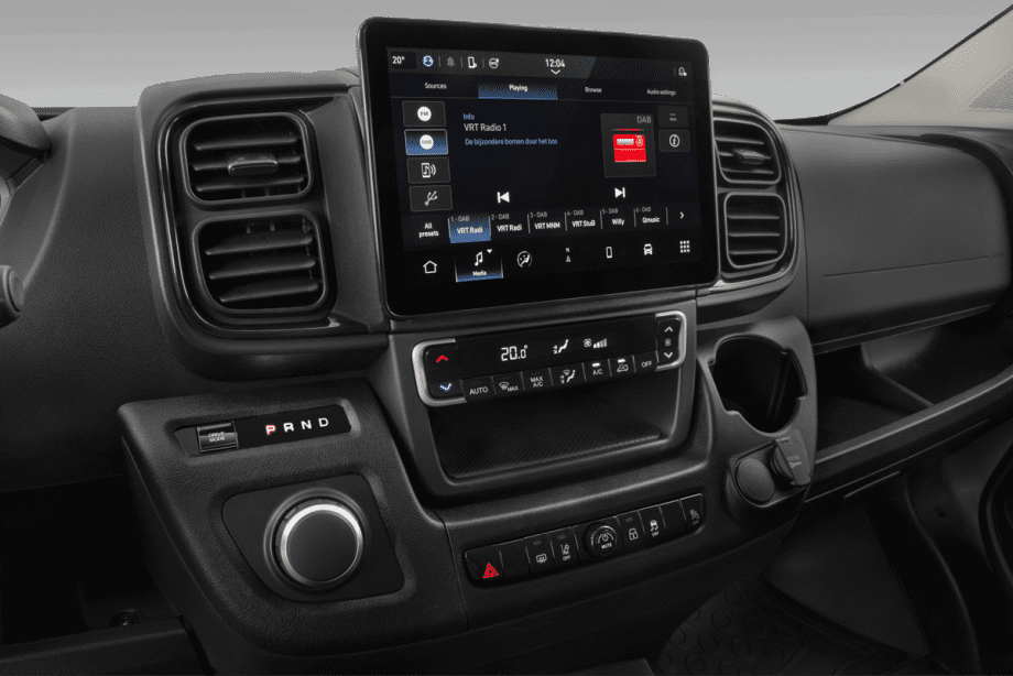 Peugeot e-Boxer undefined