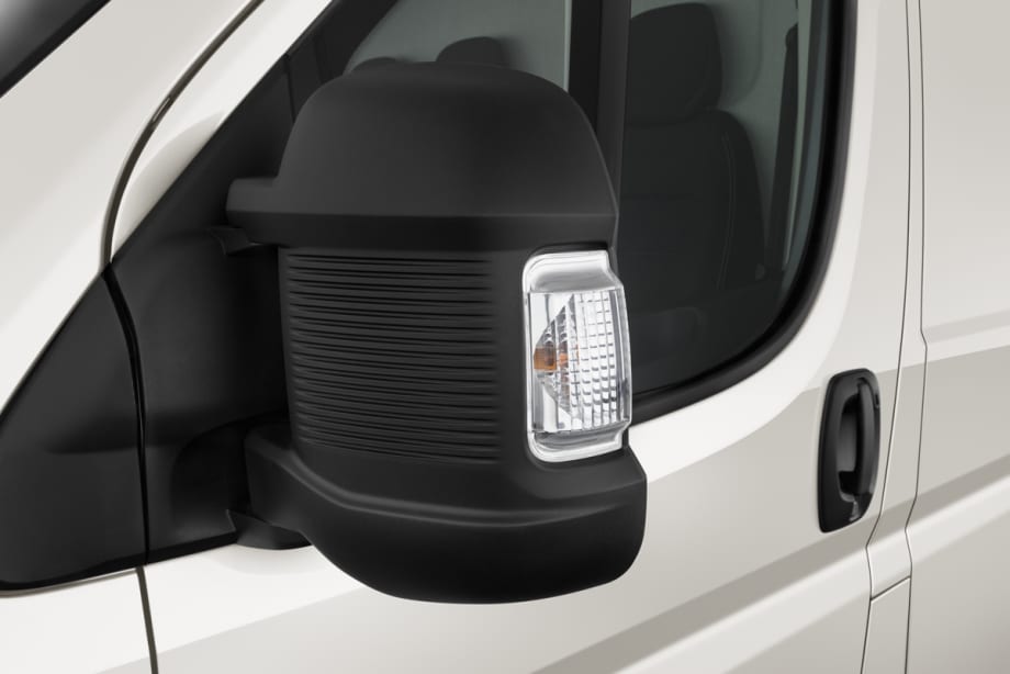 Peugeot e-Boxer undefined