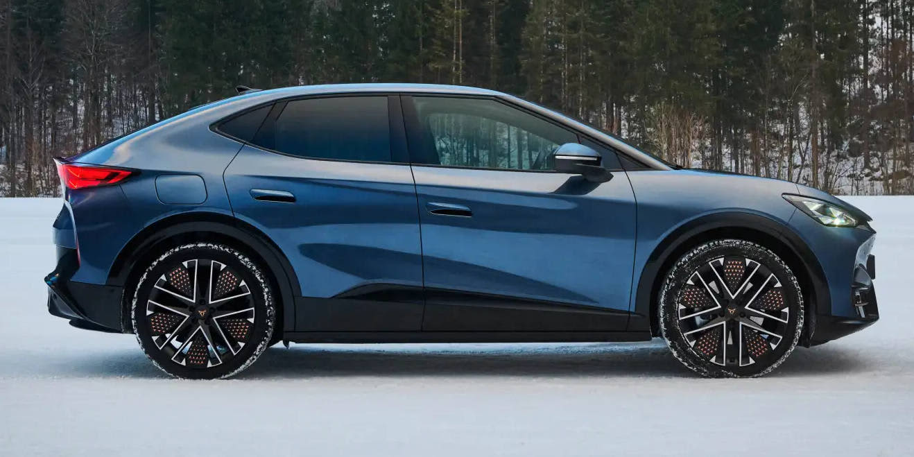 Cupra Tavascan Setenansicht