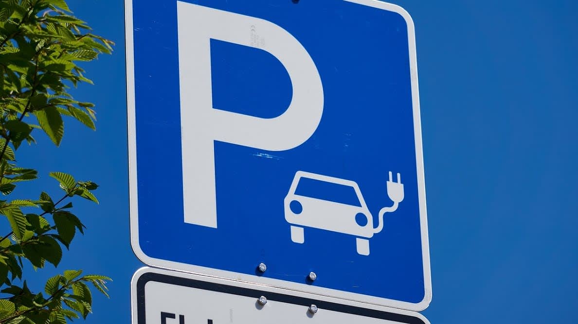 E-Parkplatz-Schild