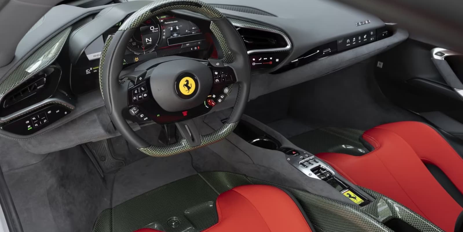 Ferrari SC40 Innenraum Cockpit