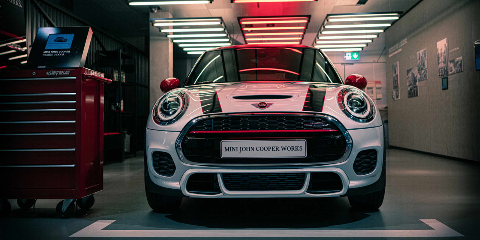 Mini Cooper John Cooper Works in der Werkstatt 