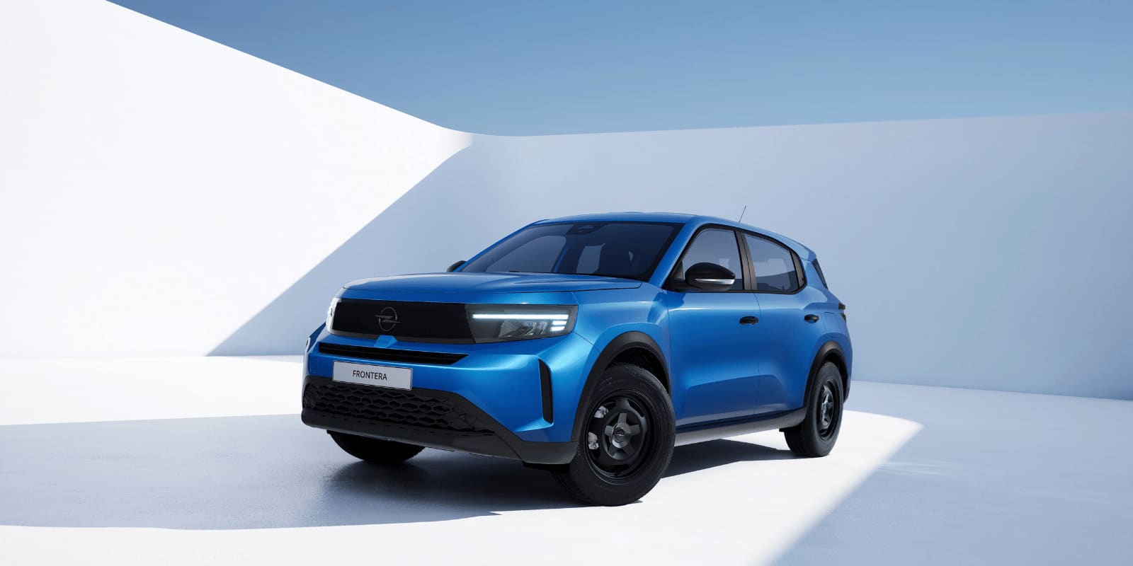 Opel Frontera in blau frontseitig fotografiert