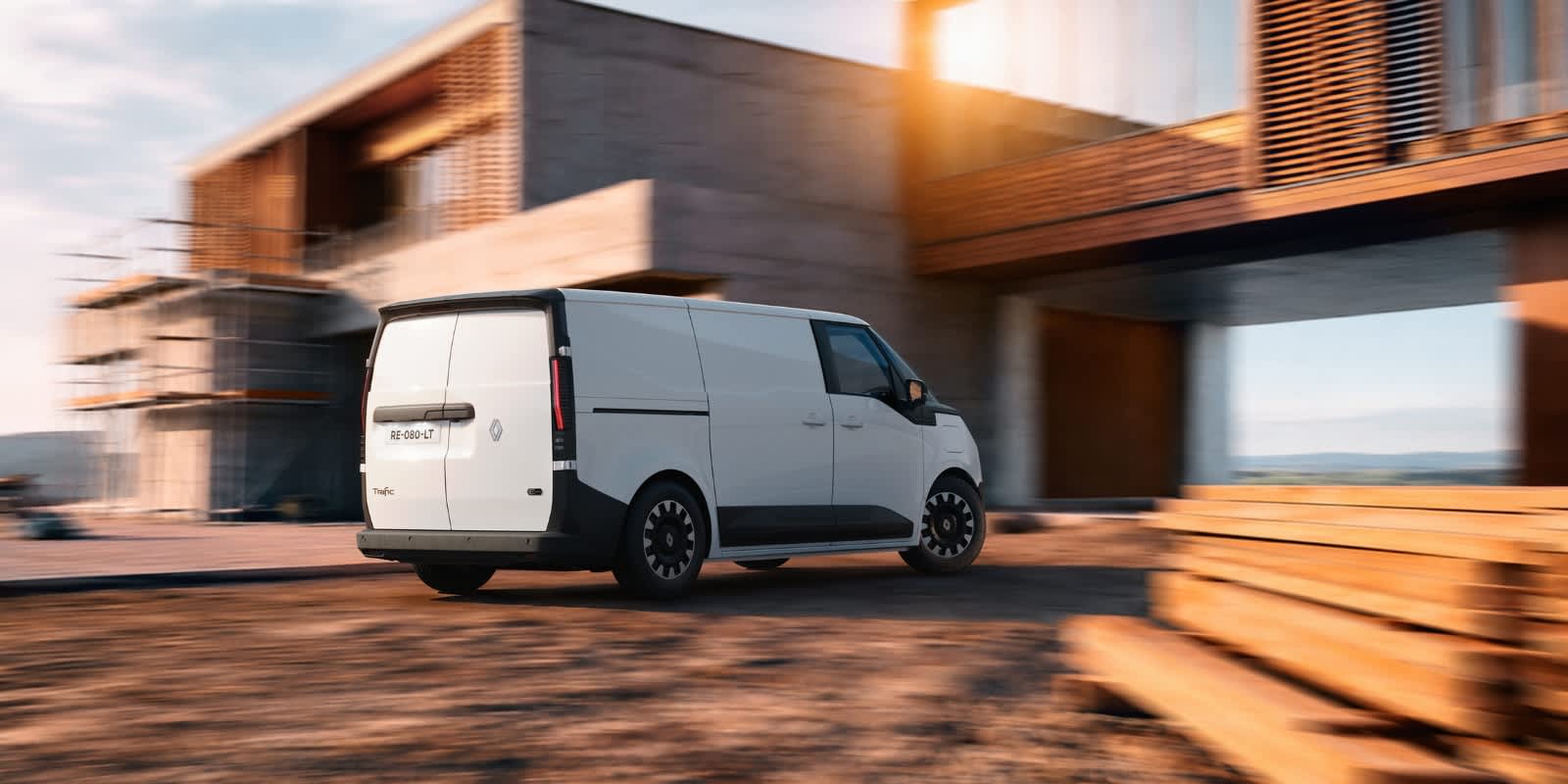 Renault Trafic E-Tech Van von hinten.
