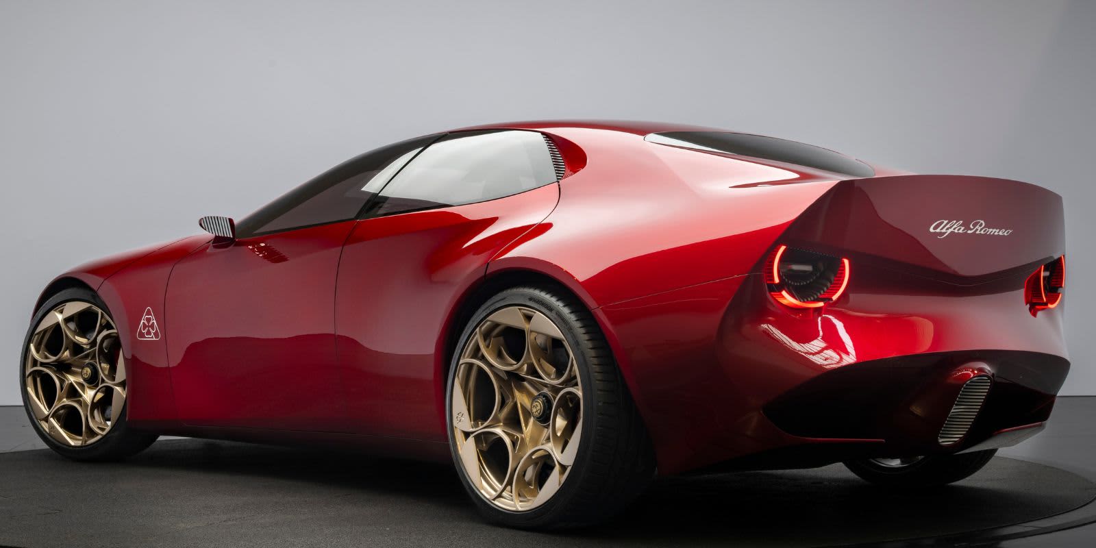Roter Alfa Romeo Heck.