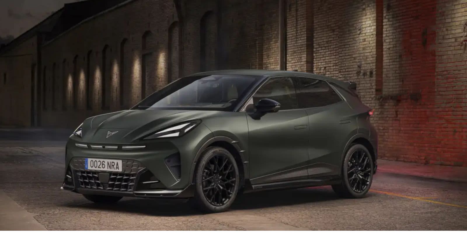 Grüner Cupra Raval Frontal.