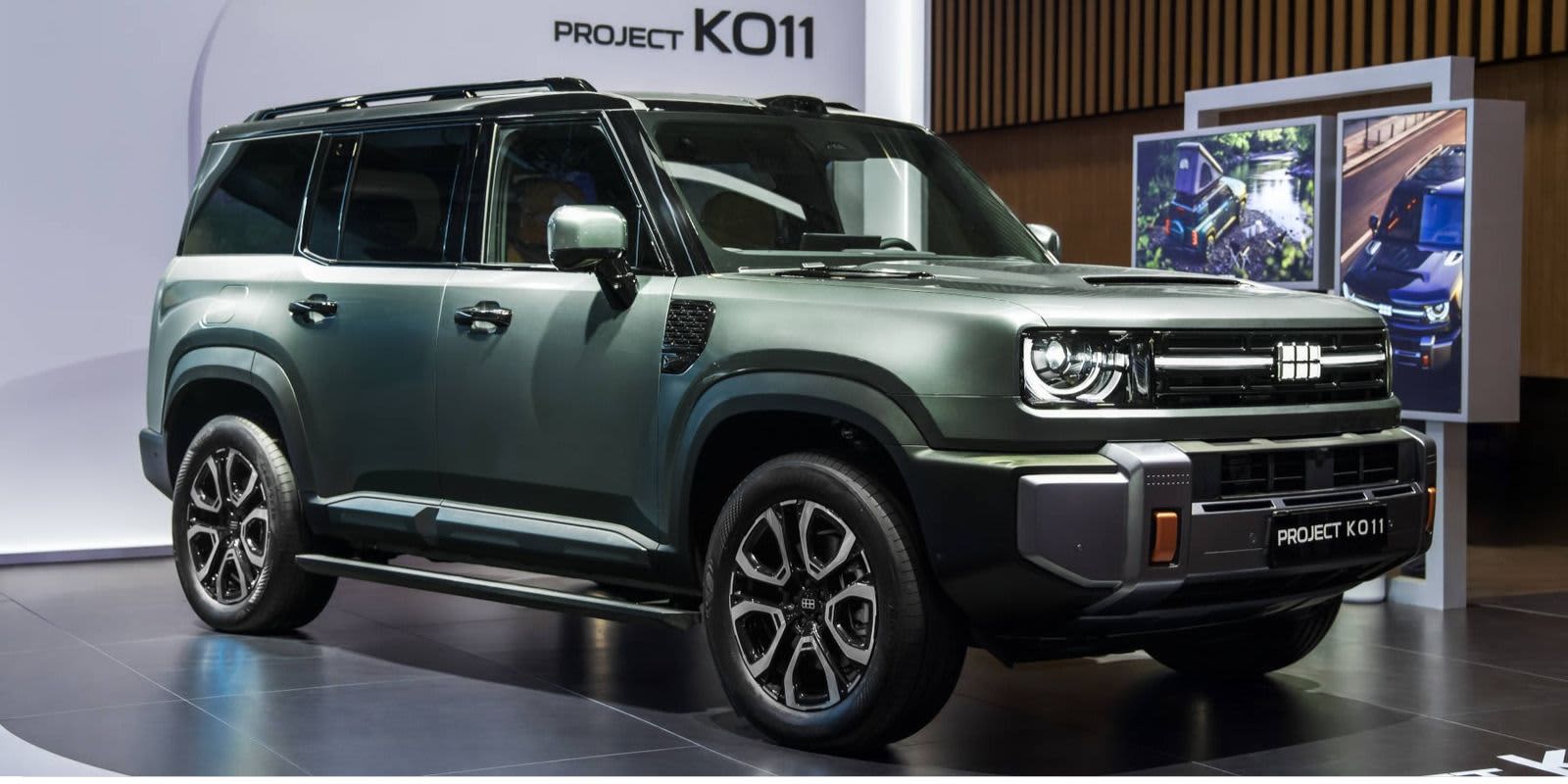 Grüner Geely K011 Frontal.