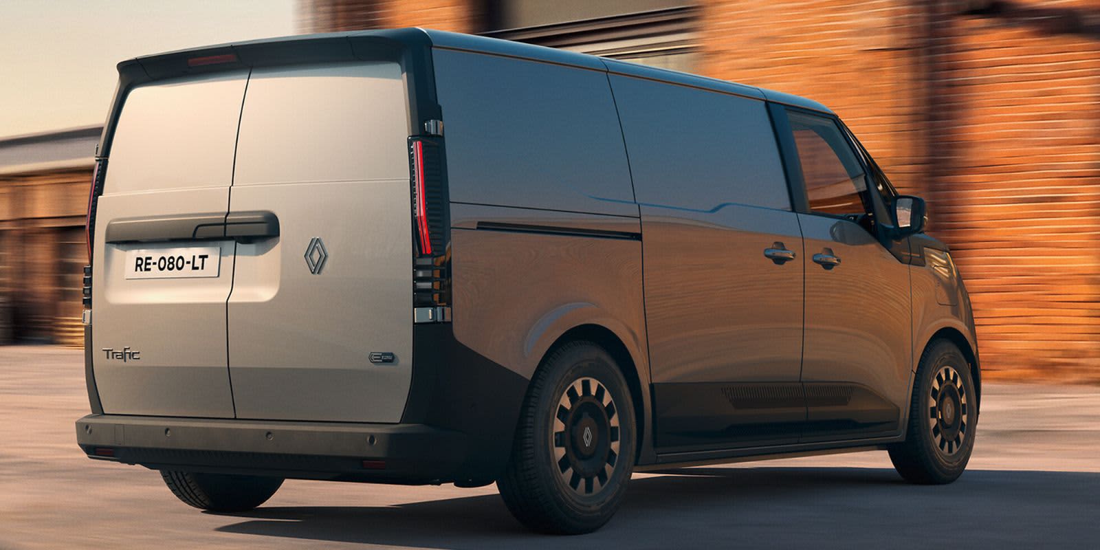 Grauer Renault Trafic E Tech Heck.