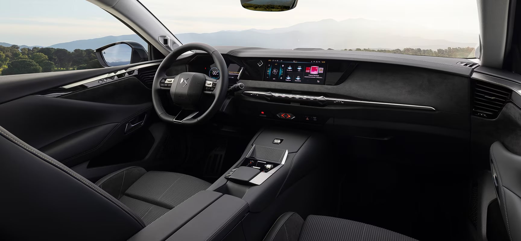 DS N°4 E-Tense Übersicht Innenraum Cockpit