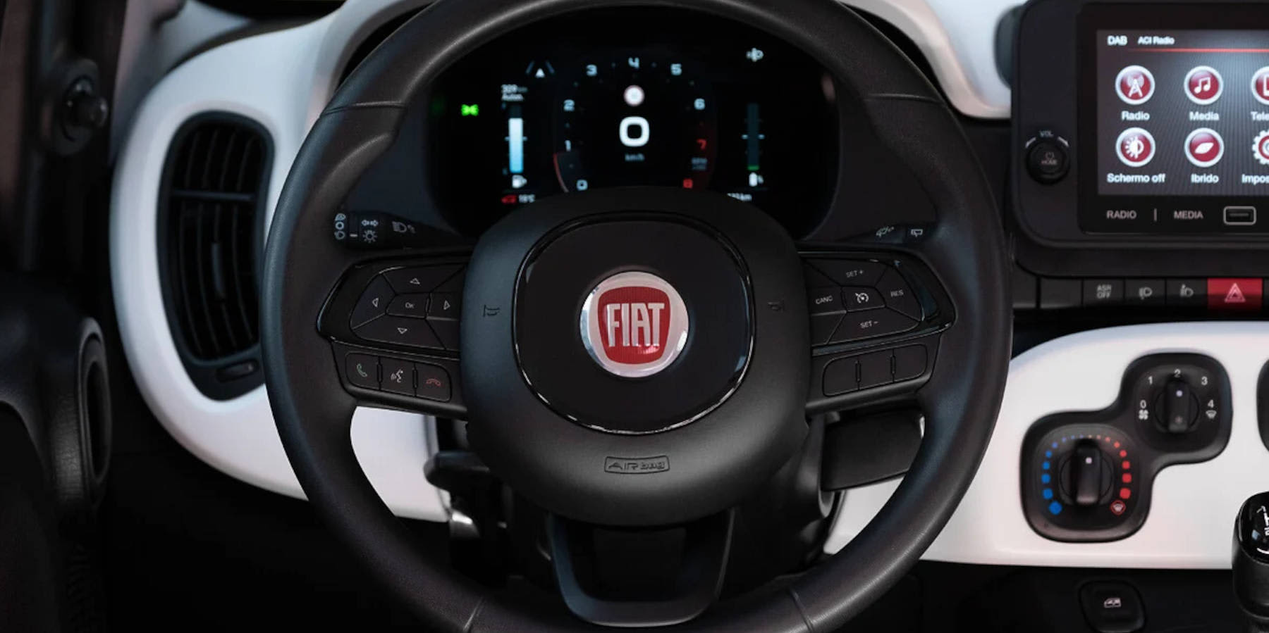 Fiat Pandina Hybrid Innenraum Cockpit Lenkrad