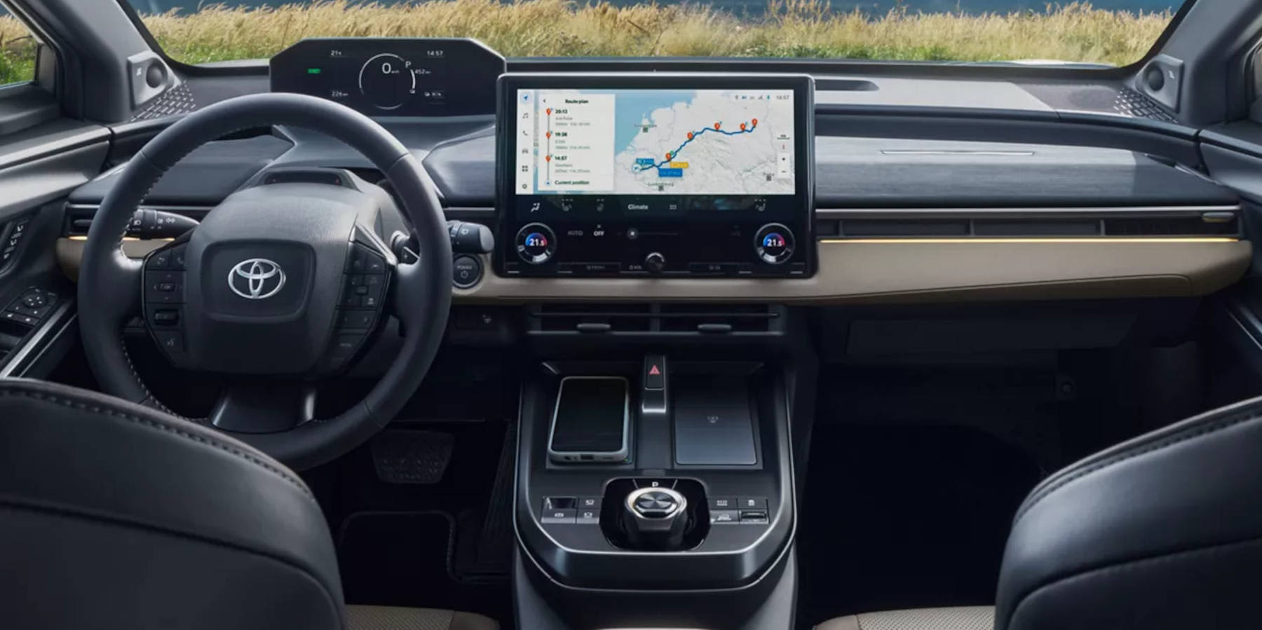 Toyota bZ4X Touring Innenraum Übersicht Cockpit