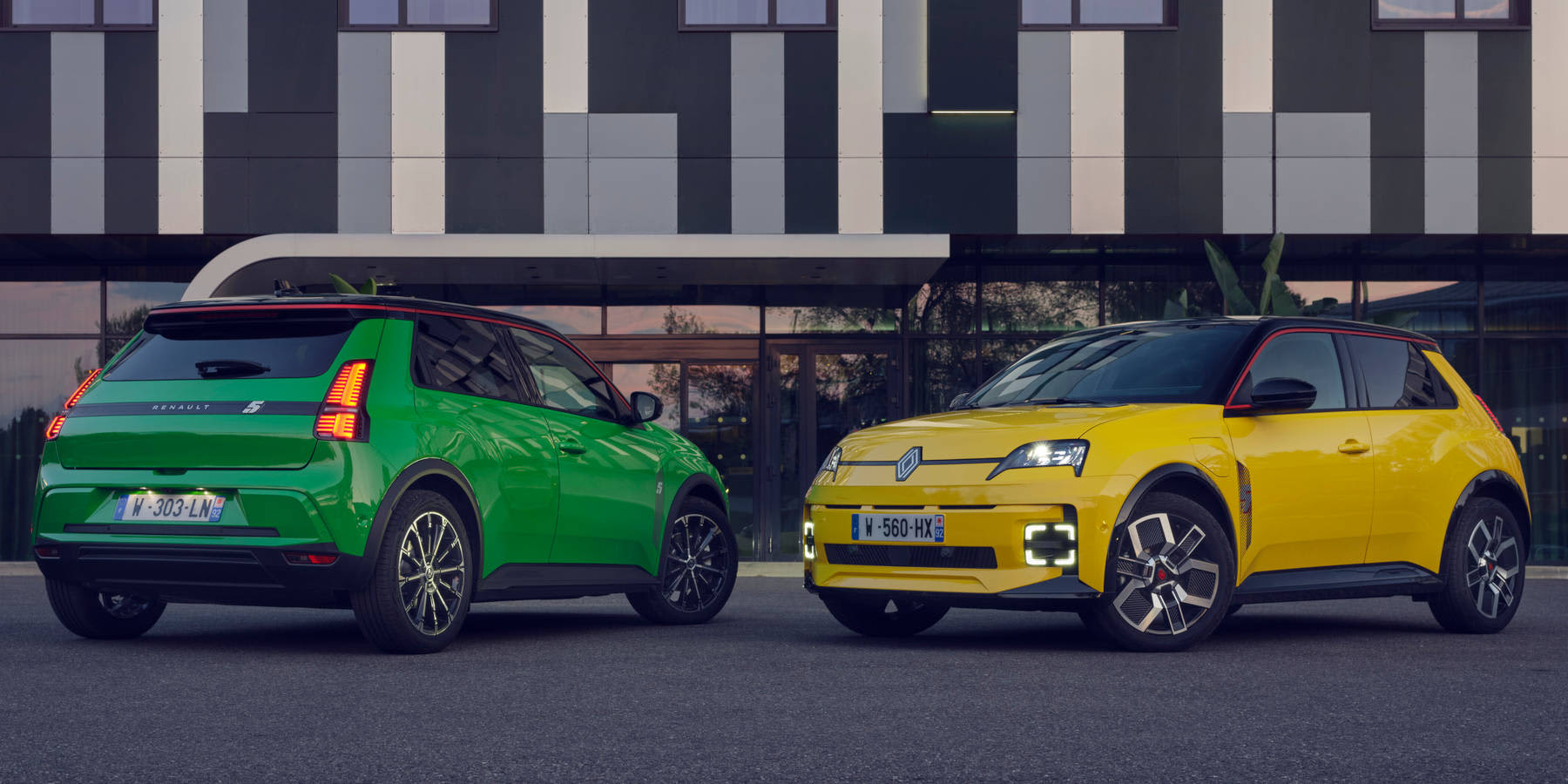 Renault 5 E-Tech Electric Modelle gelb und grün