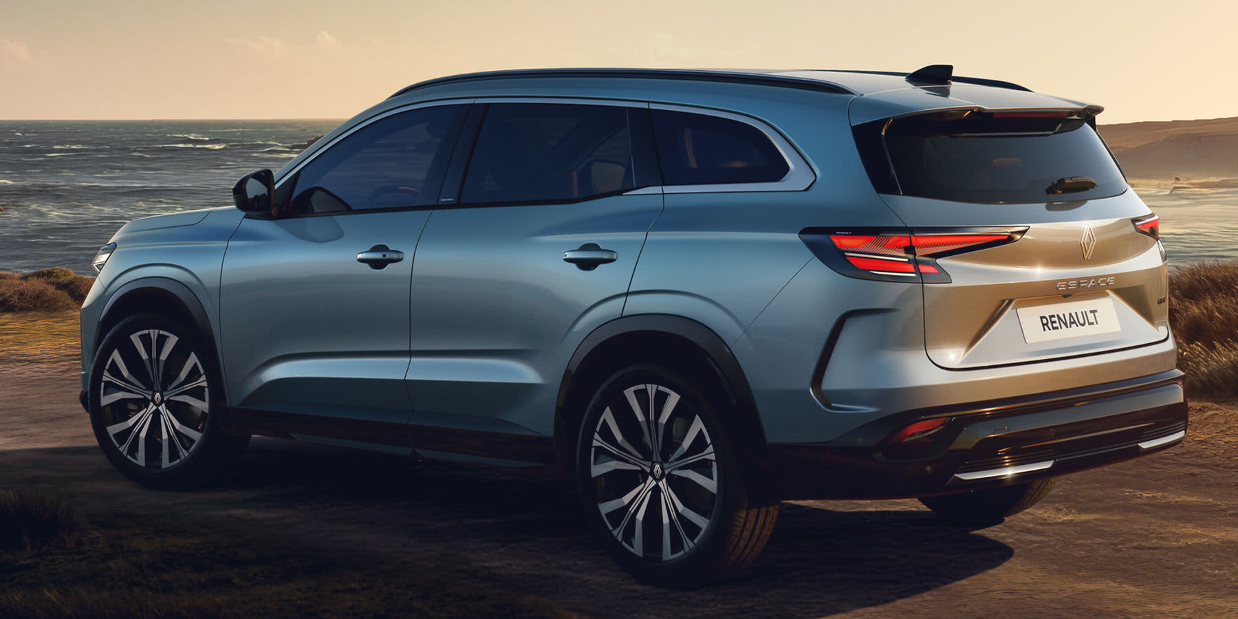 Renault Espace Hybrid 2025 Heck seitliche Ansicht
