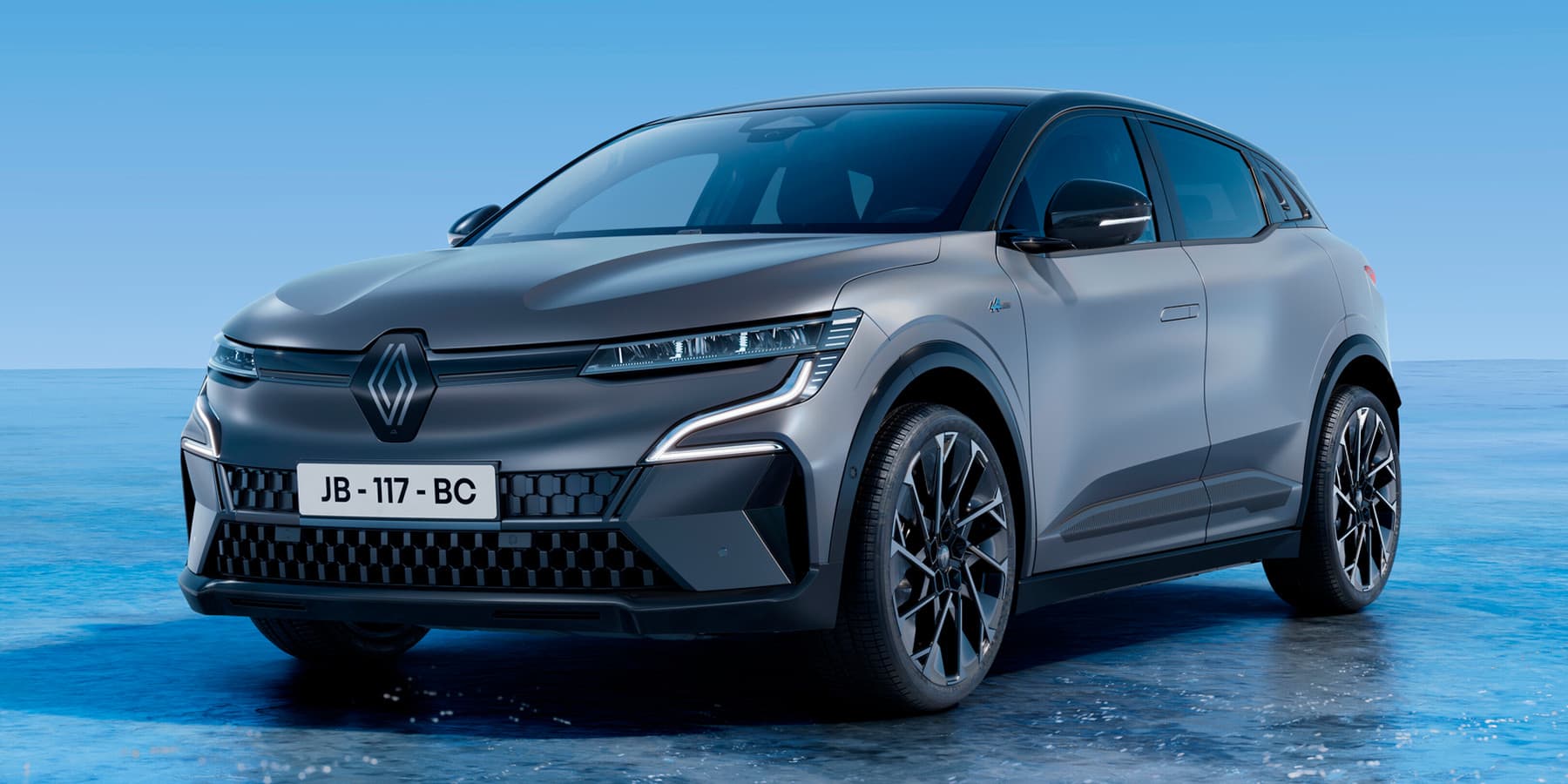 Renault Megane E-Tech Electric Frontansicht blauer Hintergrund