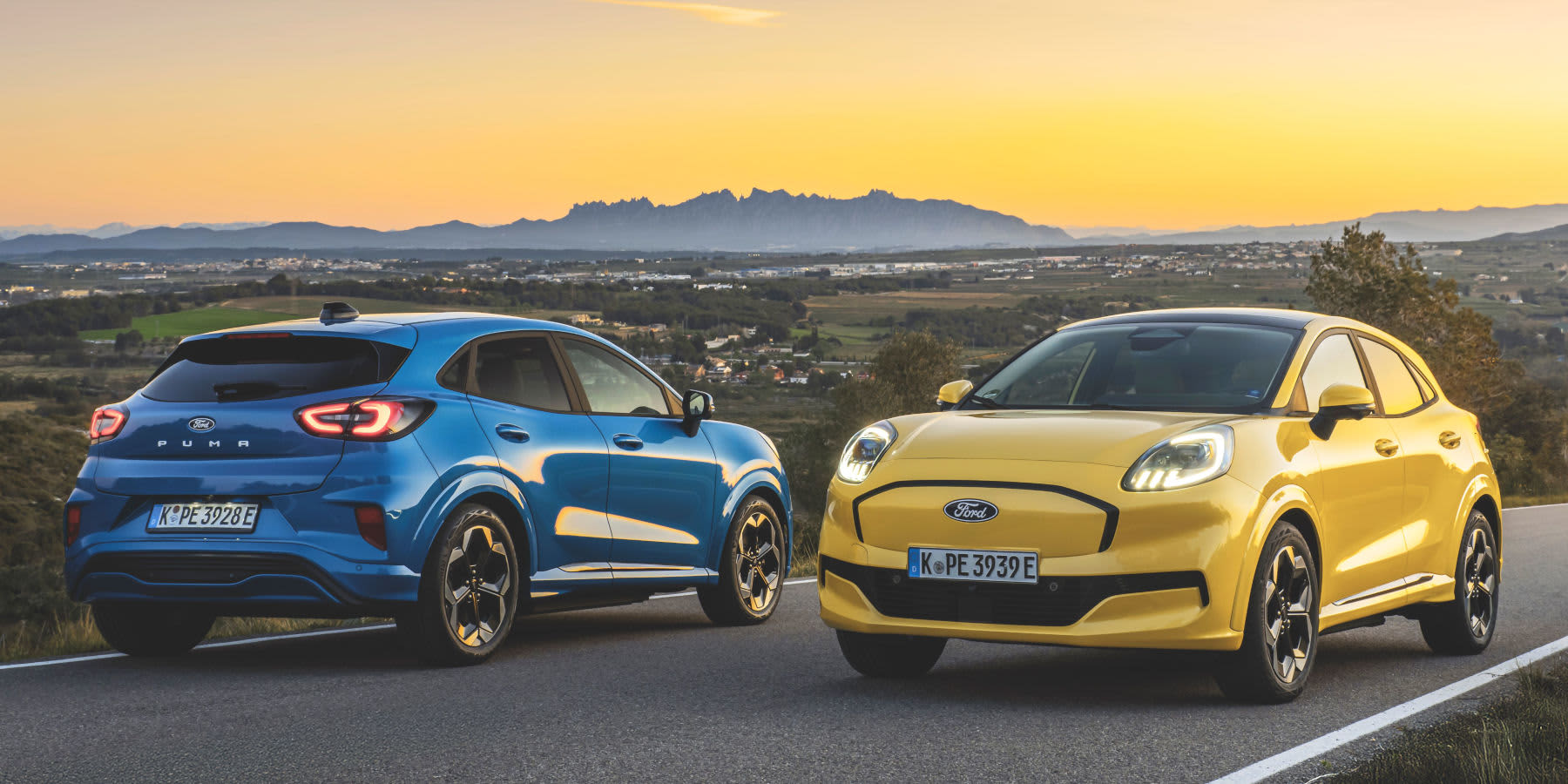 Ford Puma Gen-E: Blaues und gelbes Modell auf der Straße