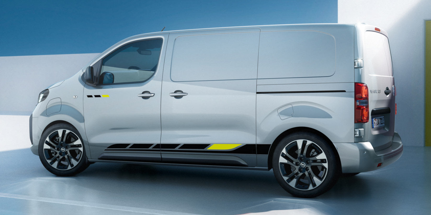 Opel Vivaro Electric Sportive Heck seitlich