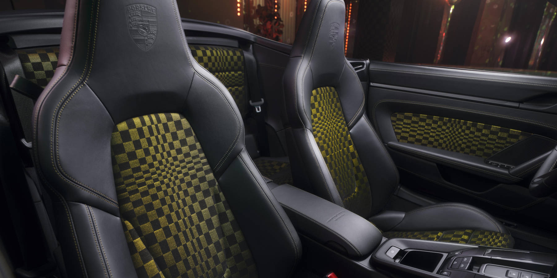 Porsche 911 Spirit 70 Innenraum Fahrersitze