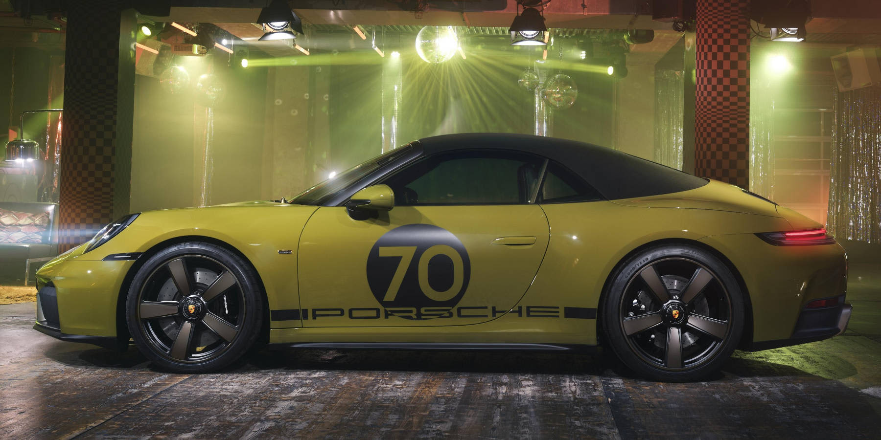 Porsche 911 Spirit 70 Seite Verdeck zu