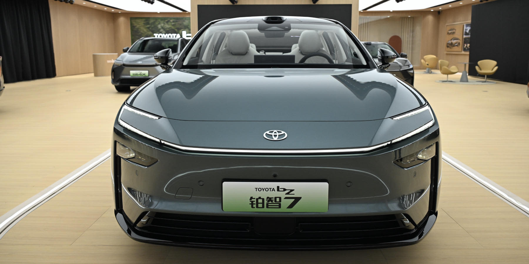 Toyota bZ7 Front Totale