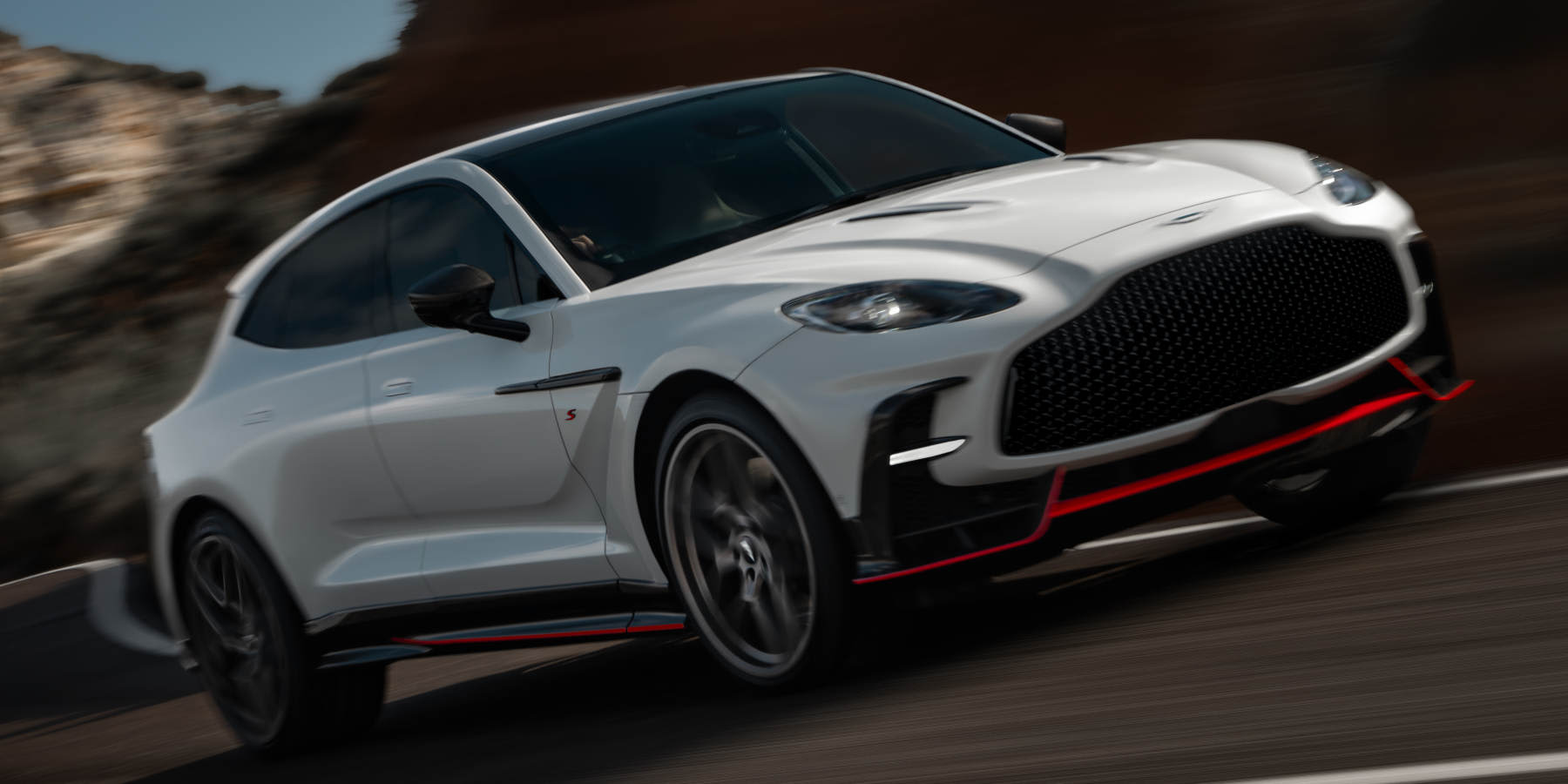 Aston Martin DBX S Front seitlich