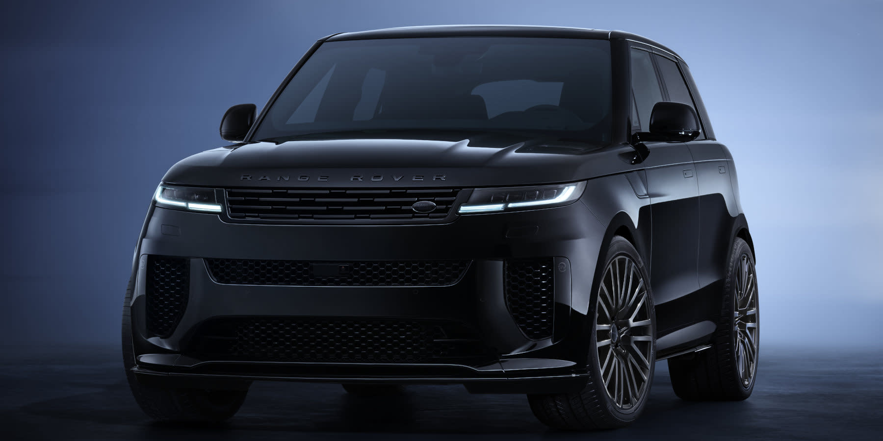 Schwarzer Range Rover Frontansicht