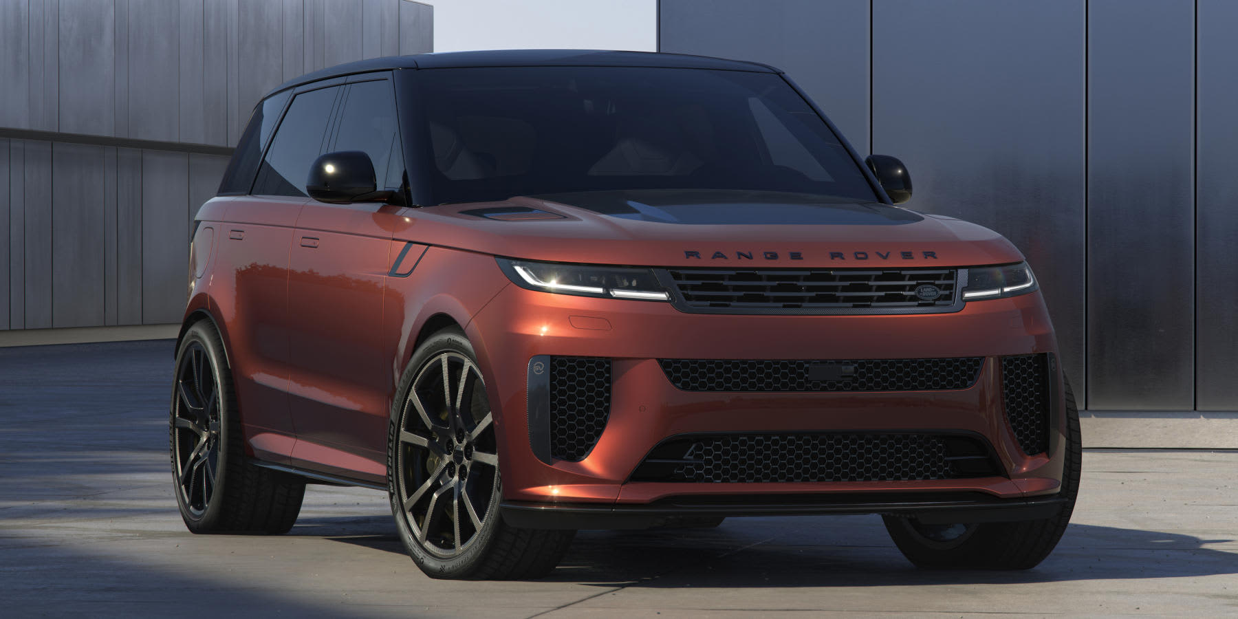 Range Rover Sport SV Carbon Front seitlich