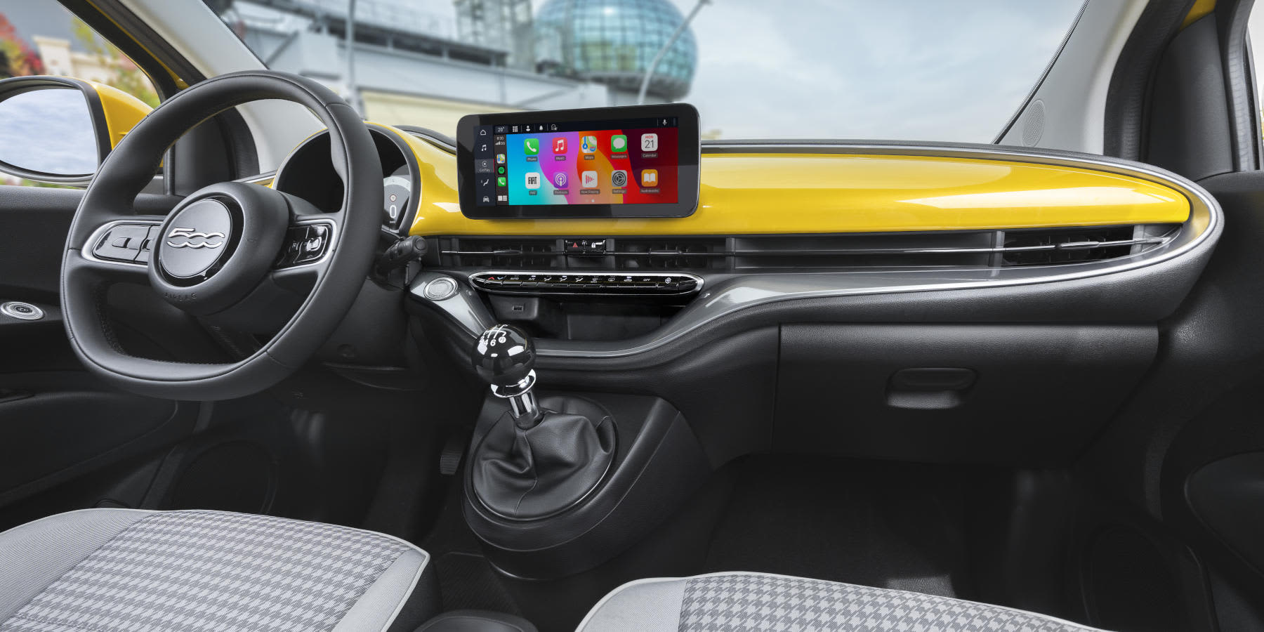 Fiat Hybrid 500 Torino Innenraum Cockpit