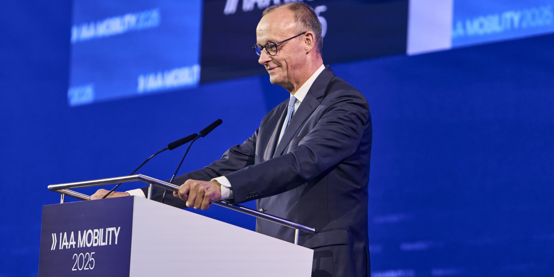 Bundeskanzler Merz CDU auf der IAA 2025