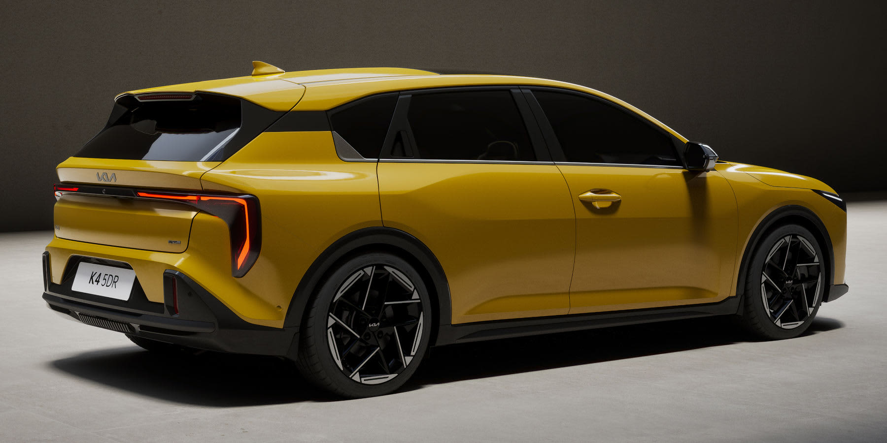 Kia K4 Heck seitlich