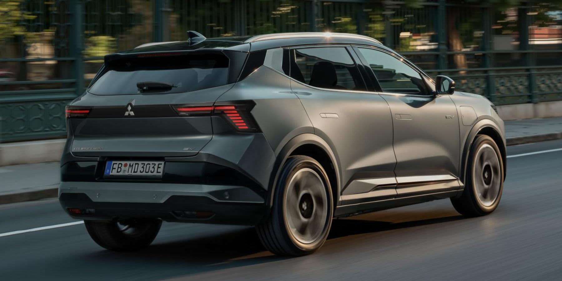 Mitsubishi Eclipse Cross Heck seitlich