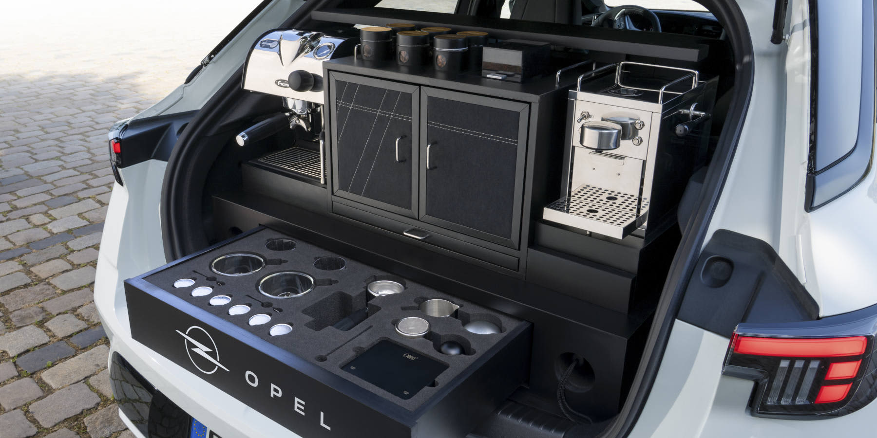 Opel Mokka Electric Coffee Kofferraum Kaffeemaschinen 