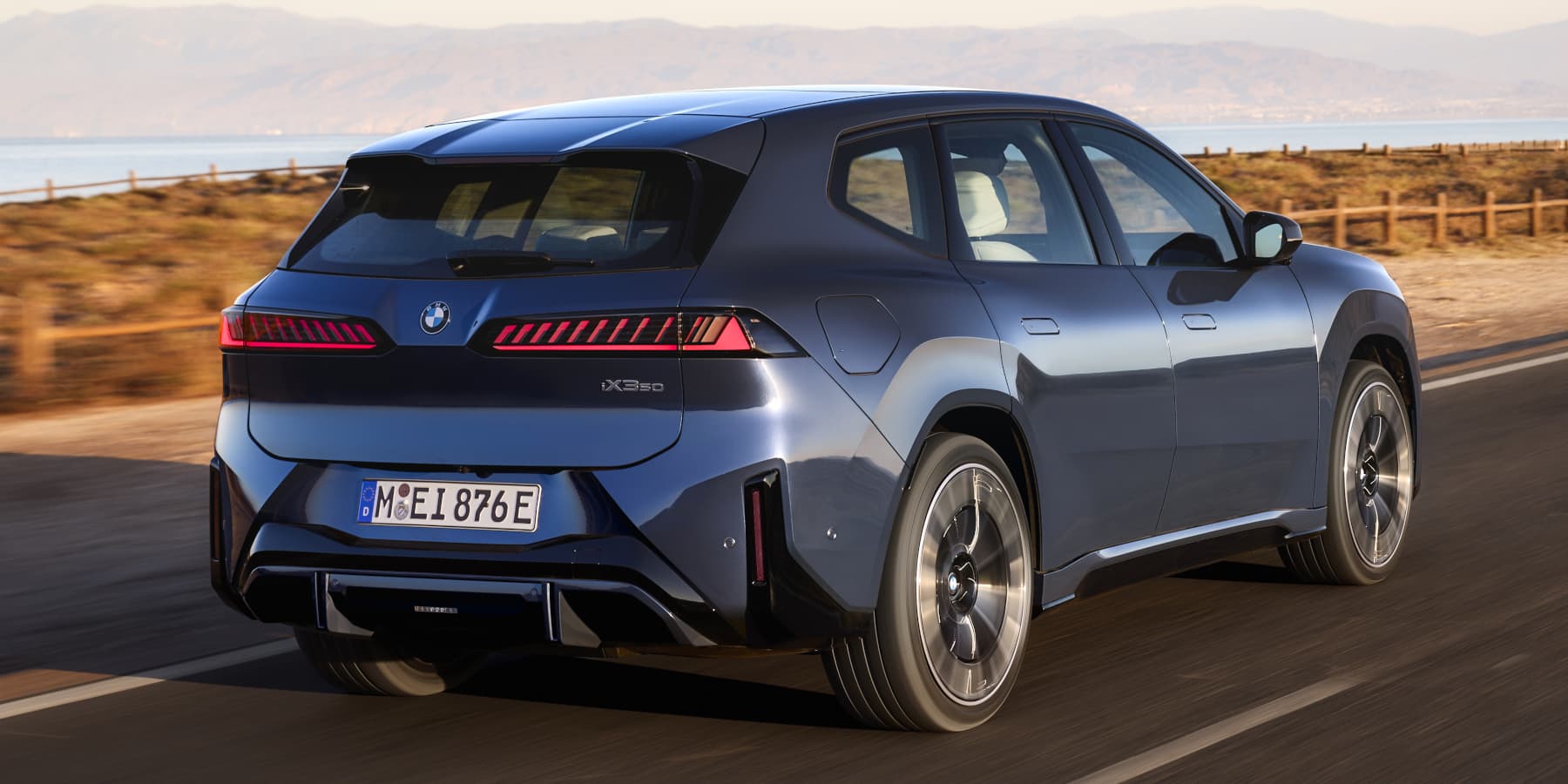 BMW iX3 2025 Heck seitlich