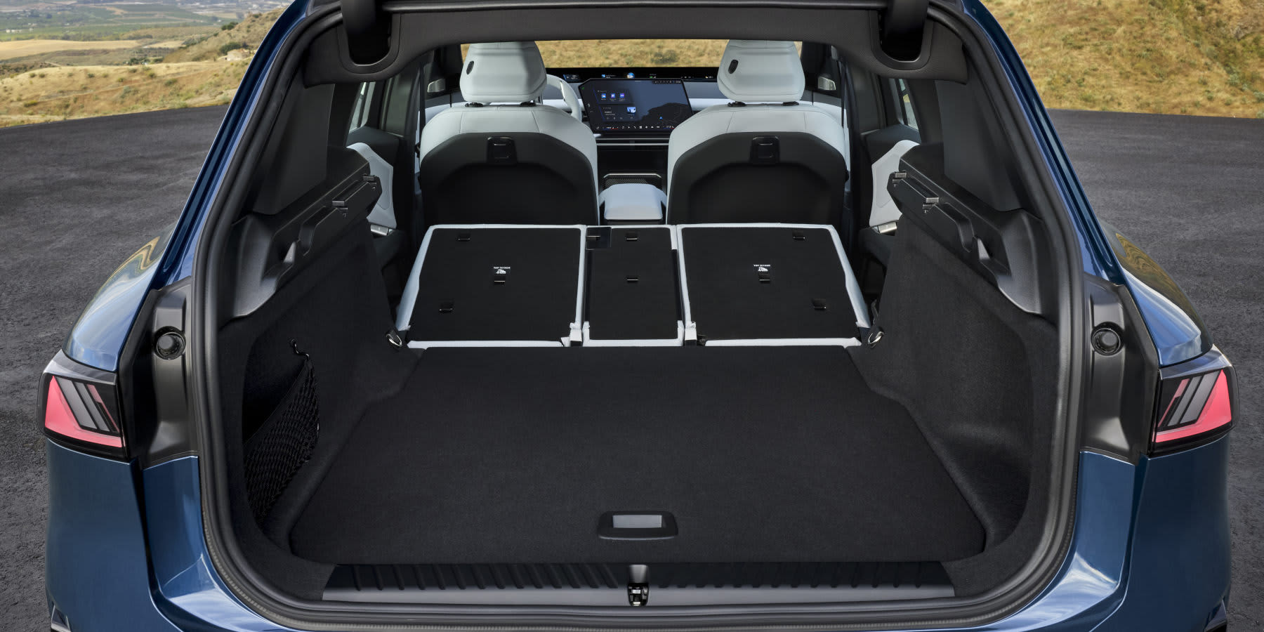 BMW iX3 2025 Kofferraum umgeklappte Sitze Rückbank