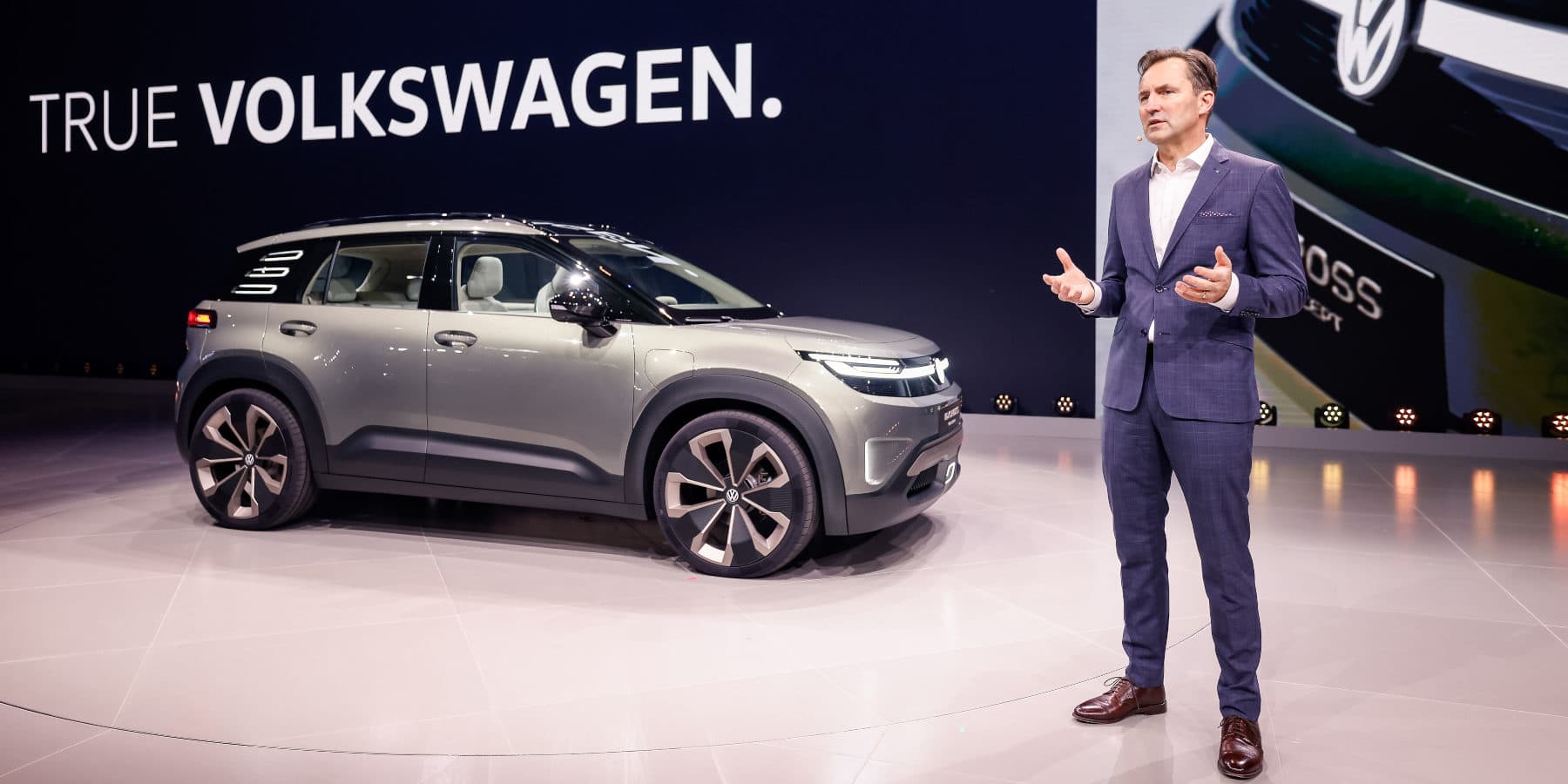 VW-CEO Thomas Schäfer auf der IAA mit dem neue VW ID. Cross Concept