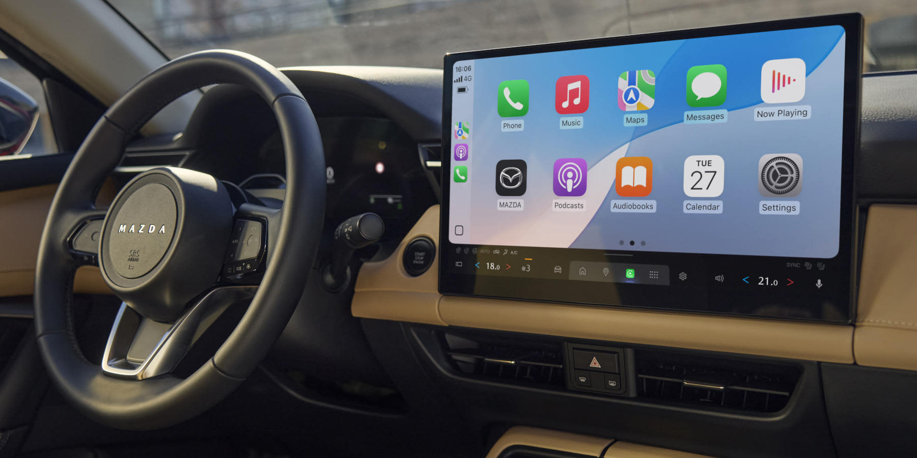 Mazda CX-5 Innenraum Cockpit Lenkrad Display