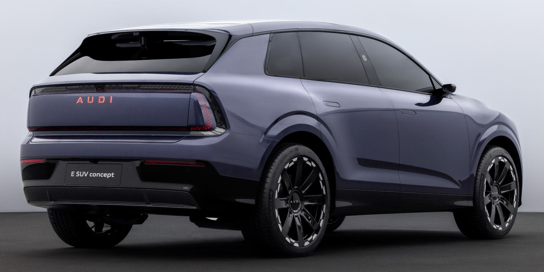 AUDI E SUV concept Heck