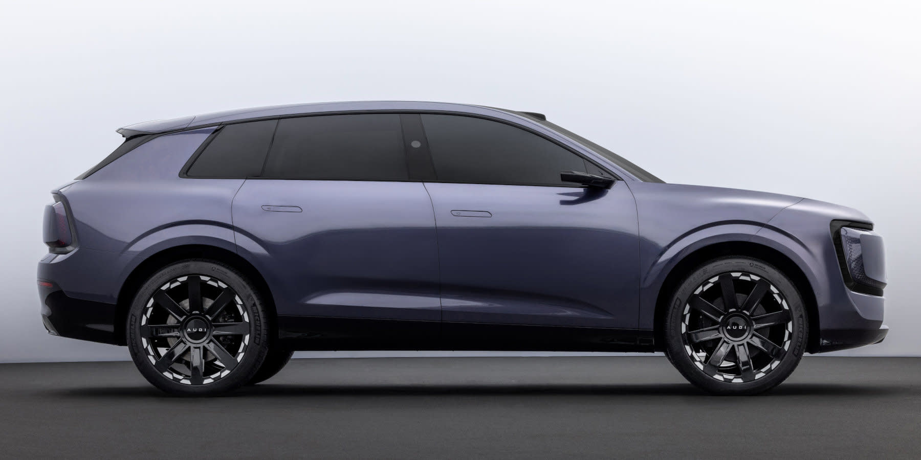 AUDI E SUV concept Seite