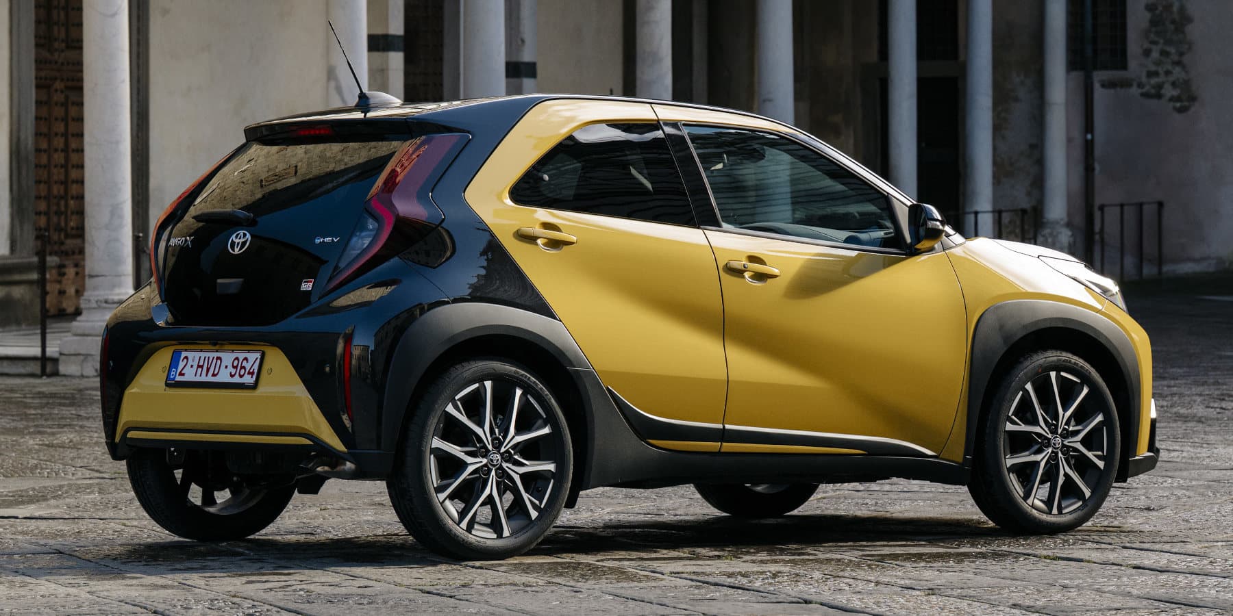 Toyota Aygo X Hybrid Heck