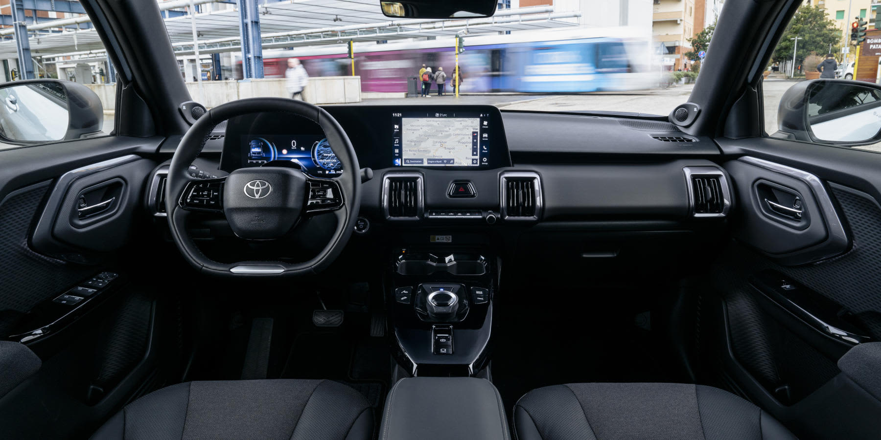 Toyota Urban Cruiser Elektro-SUV Innenraum Cockpit