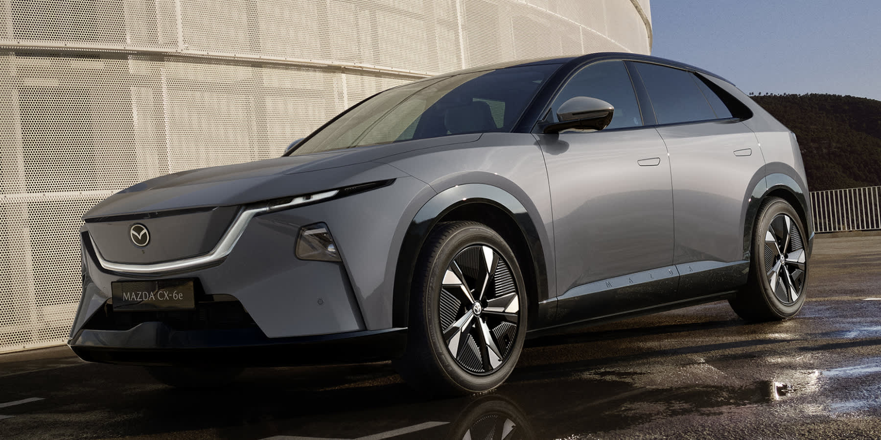 Mazda CX-6e Front seitlich