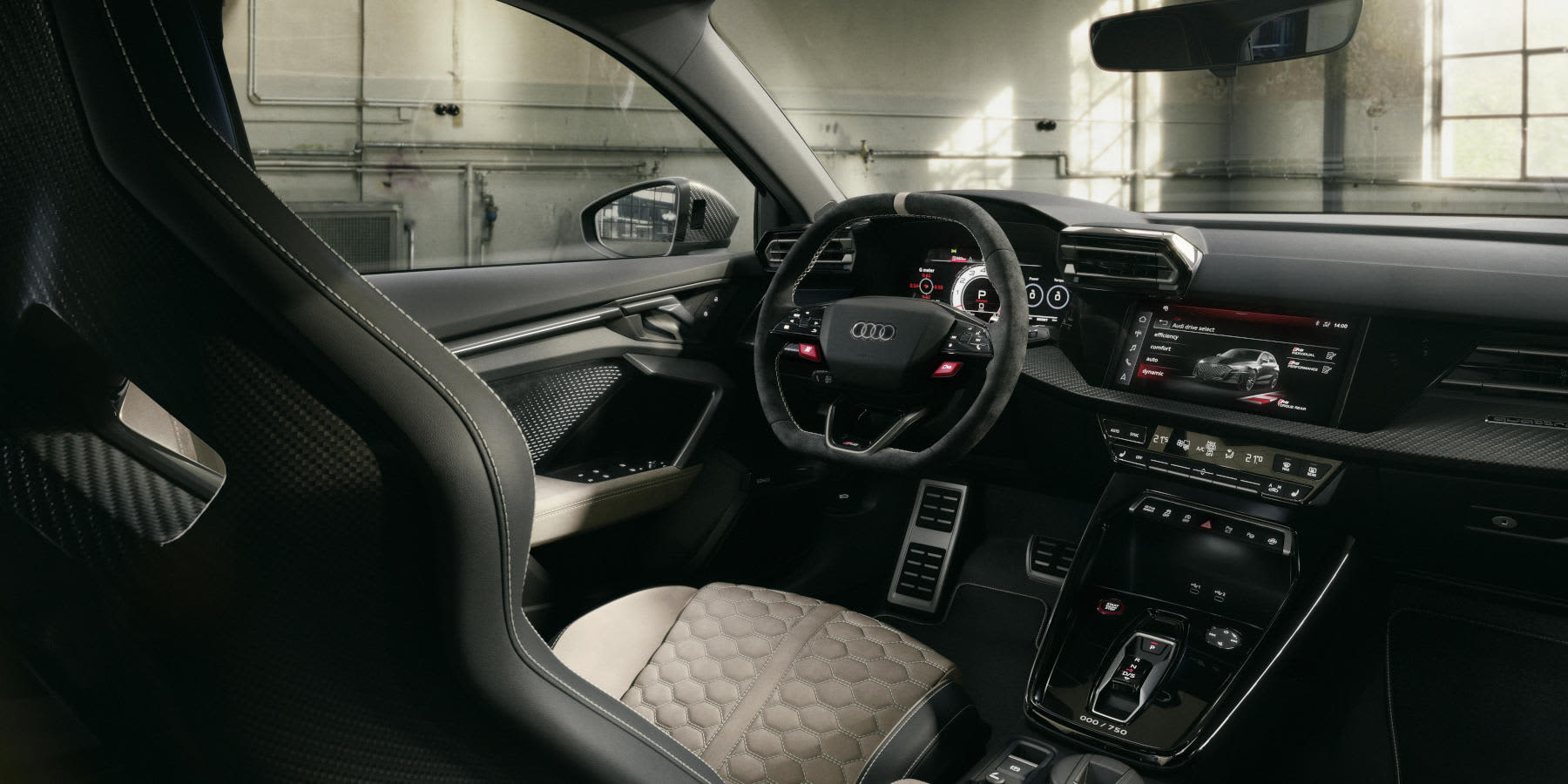 Audi RS 3 Competition Limited Innenraum Cockpit