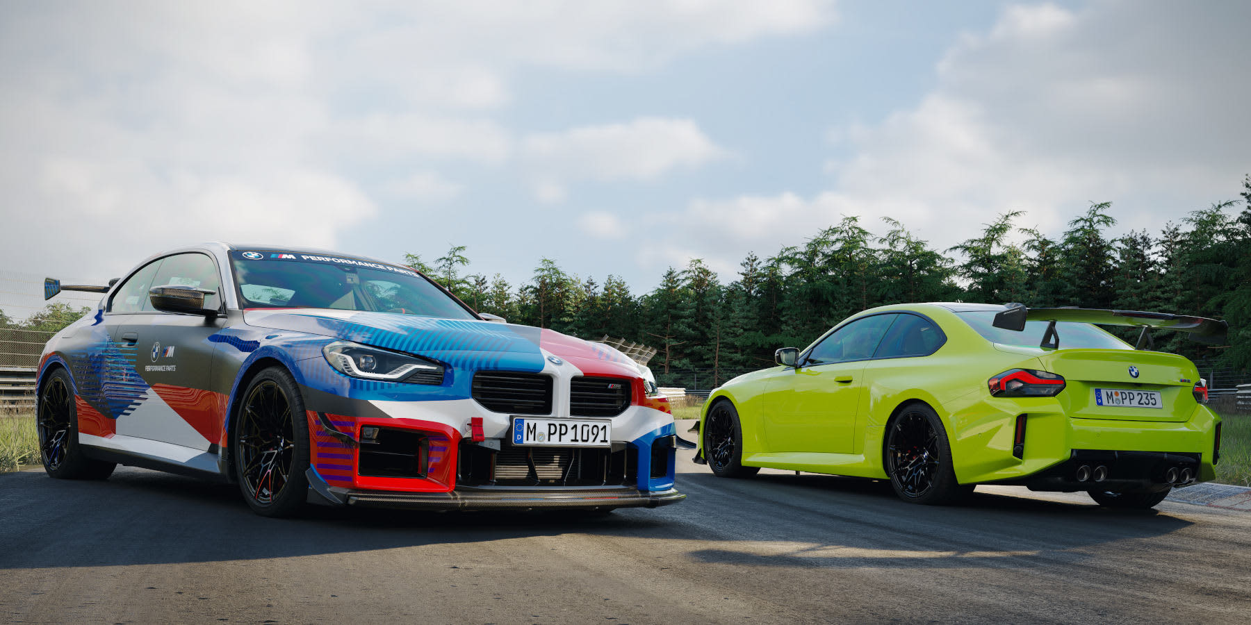 BMW M2 M Performance Track Kit - Zwei BMW M-Modelle auf einer Rennstrecke
