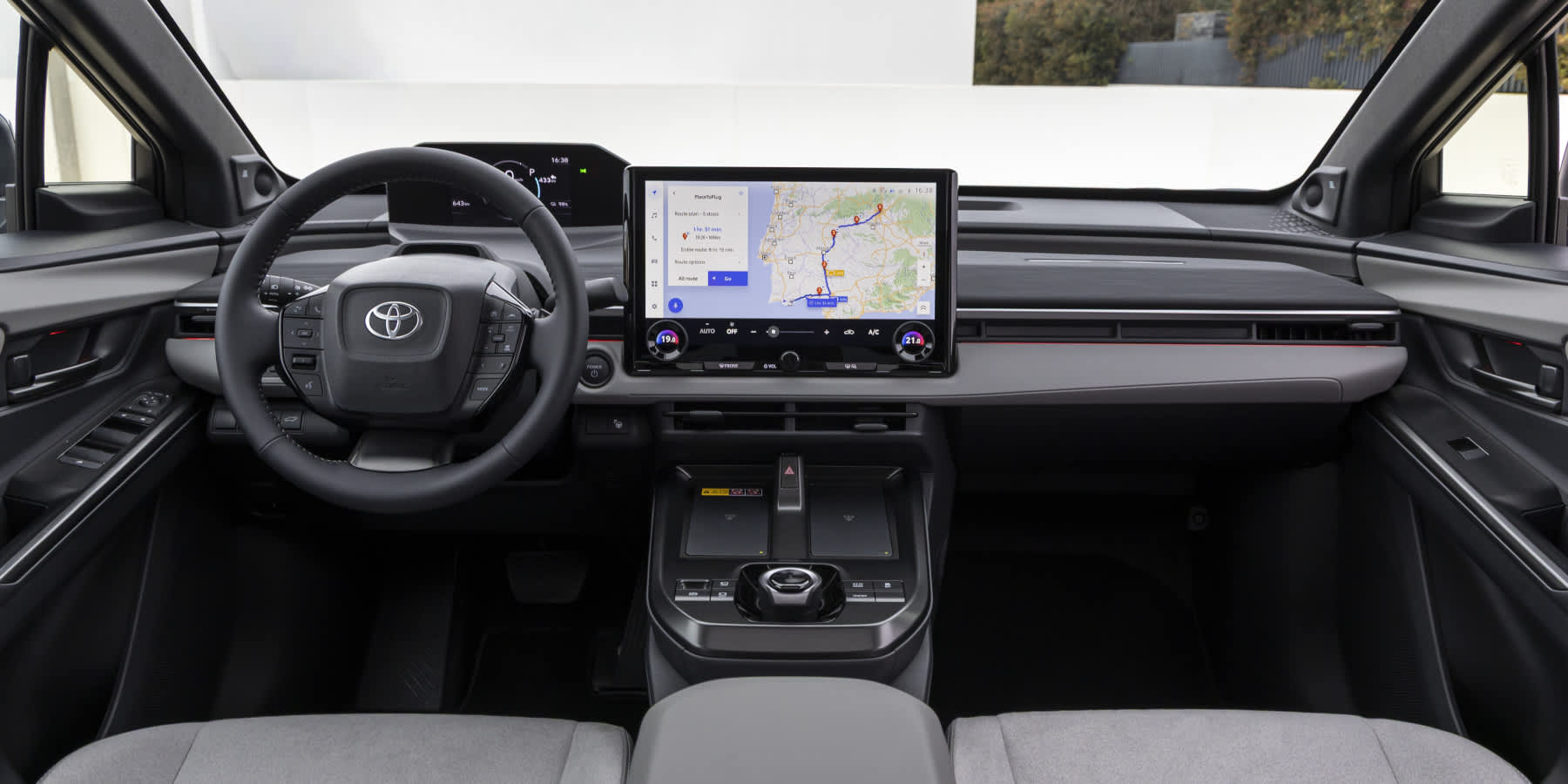 Toyota C-HR+ Innenraum Cockpit